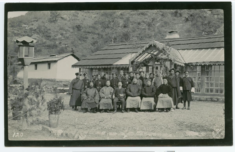 'My colleagues, Chumbi Valley, Tibet, 1910.  David MacDonald.  National Library of Scotland NLS DOD ID: 75640836
digitallibrary.usc.edu/asset-manageme…