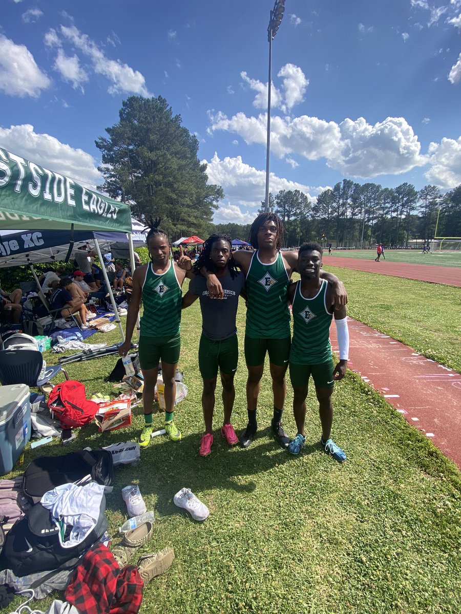 🎟️ Ticket Punched! Boys 4x1 of Jairus Mack, Christian Gass, Marion Eubanks Jr., and Jonas Davis with a season best heading to the state meet this weekend