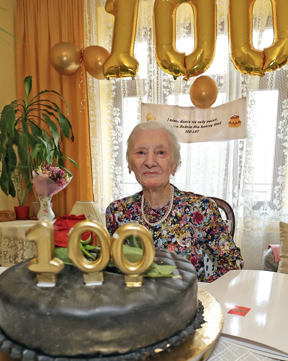 Wiek to tylko liczba! Łodzianka Pani Alina kończy dzisiaj 100 lat. Życzymy, dużo zdrowia i samych pogodnych dni 🎂❤️