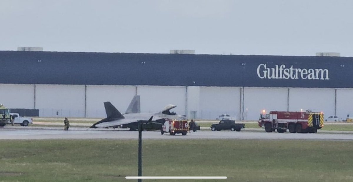 An image posted to r/aviation on Reddit shows a mishap has occurred with an F-22 at Savannah IAP in Georgia.