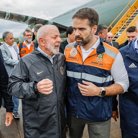 Malafaia e Corpo de Bolsonaro é o Cacete Gado. Bancada do RS? Nada! Bancada bolsonarista? Nada! O Bolsonaro? Nada! Dos 17 Milhões que ele recebeu DE GRAÇA? Nada! Do Malafaia? Nada! Do Agro? Nada! Dos Patriotas? Nada Dos ditadores sauditas? Nada! Da Câmara dos EUA? Nada! Do Ellon…