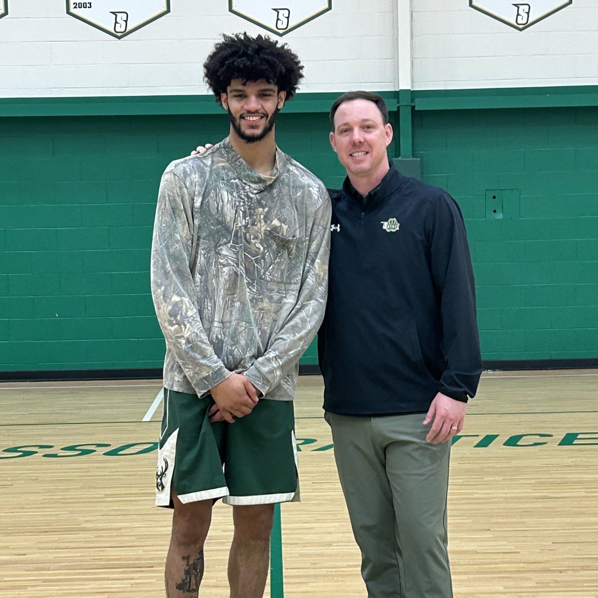 Great to have @Bucks guard @andrejackson111 - brother of recent commit Marcus Jackson - stop by campus today! #MarchOn x #SienaSaints