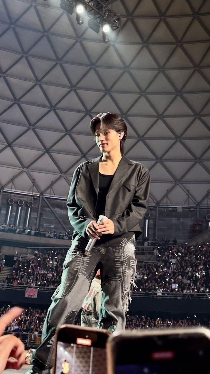 [KIKI's UPDATE] — The first of the concerts is behind us, what a show it was! Thank you for coming! I hope you had as much fun as we did, see you at the next one!