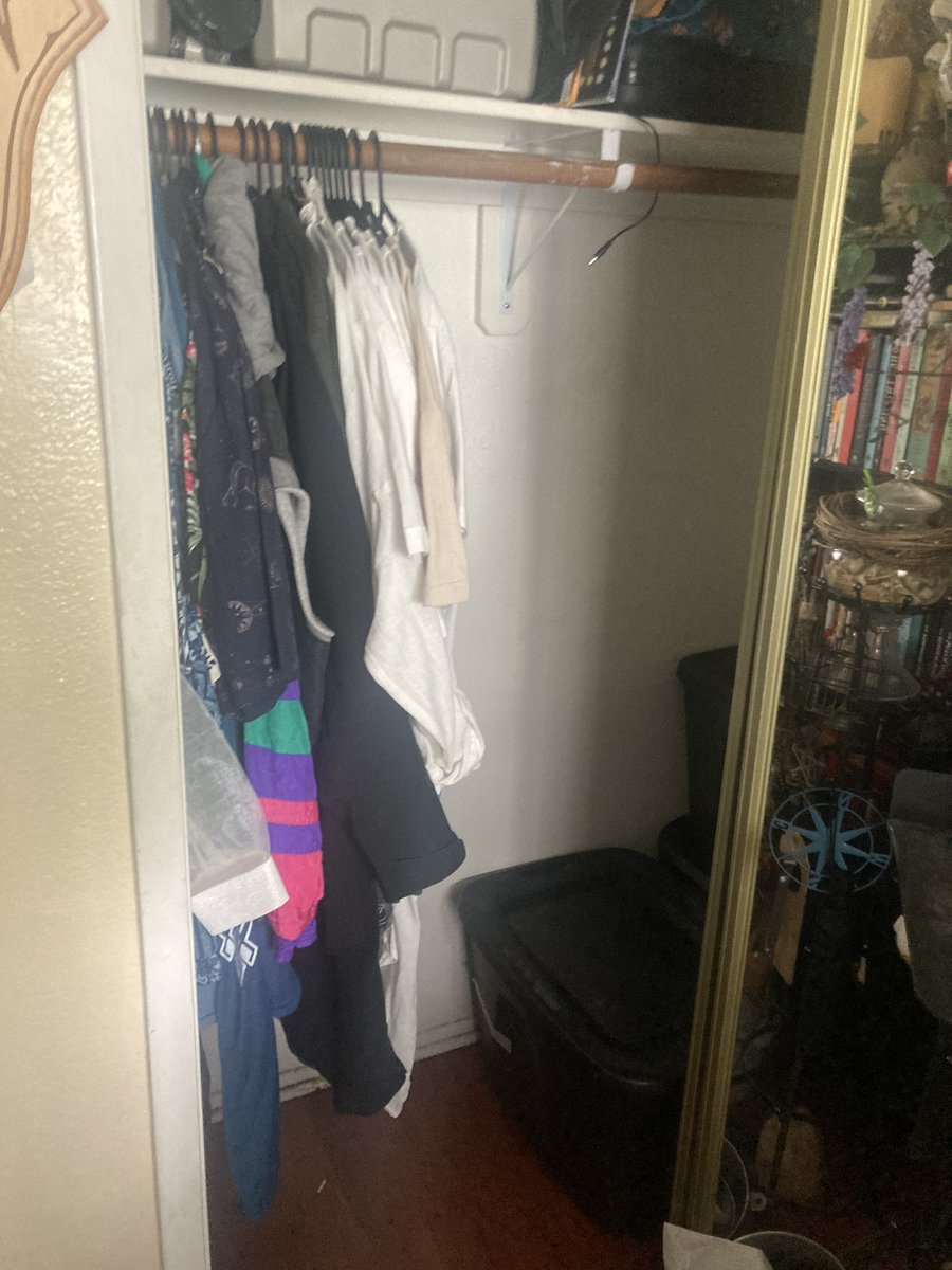 nightsorcery's tweet photo. Doing some major spring cleaning right now 🌿 https://t.co/VO9rw9p1G0