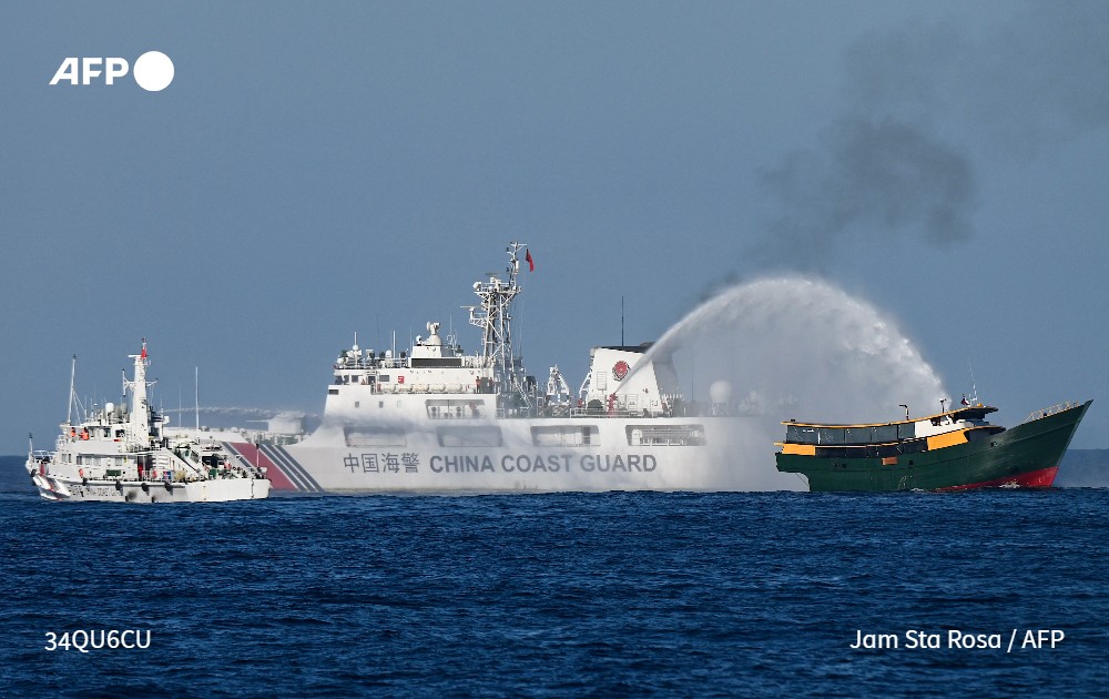 President Marcos said Monday the Philippines would not respond in kind to China's deployment of water cannons against its vessels, ruling out the use of 'offensive' equipment as Manila asserts its sovereignty in the disputed South China Sea. u.afp.com/5Pz9