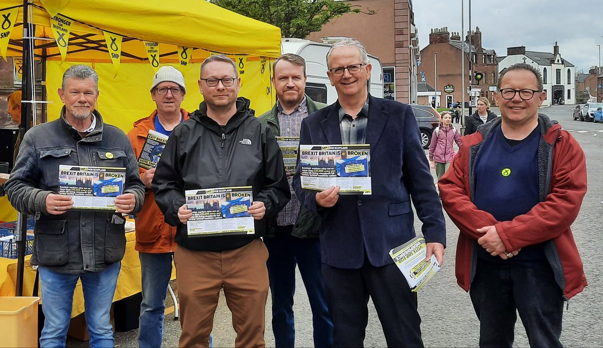 Good to get out and about earlier today in #Turriff for the town’s May Day celebrations, and with it, the chance to have a blether with folk at the @theSNP stall and spread the word… #ActiveSNP