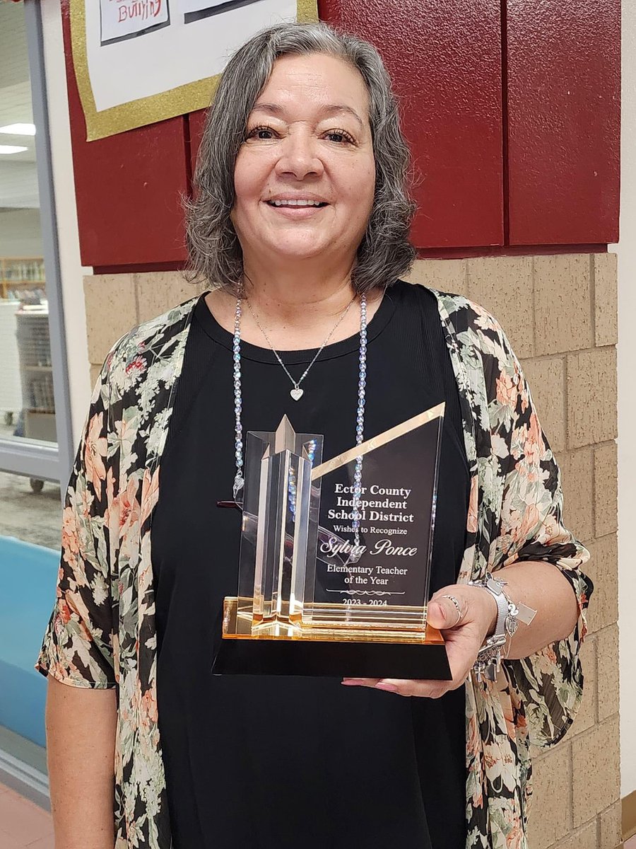 Beatrice (@beatricemarti10) on Twitter photo Words cannot express how proud we are of this fine individual, educator, and MCL for being recognized for her immense contributions to educating our scholars. <a href="/CavazosES/">Cavazos Elementary School🏫</a> <a href="/Ecisd_OC/">ECISD Opportunity Culture</a> #impact #leadbyexample <a href="/ErinBueno2/">Erin Bueno</a> <a href="/LalonnieK/">Lalonnie King</a> Words cannot express how proud we are of this fine individual, educator, and MCL for being recognized for her immense contributions to educating our scholars. <a href="/CavazosES/">Cavazos Elementary School🏫</a> <a href="/Ecisd_OC/">ECISD Opportunity Culture</a> #impact #leadbyexample <a href="/ErinBueno2/">Erin Bueno</a> <a href="/LalonnieK/">Lalonnie King</a>