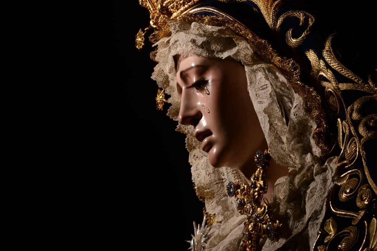 La @hdadlaestrella anuncia que la Virgen irá bajo dos palios completos distintos en las procesiones de ida y de regreso a la Catedral con motivo del 25 aniversario de la coronación canónica. Las procesiones serán los días 31 de octubre y 2 de noviembre de este año