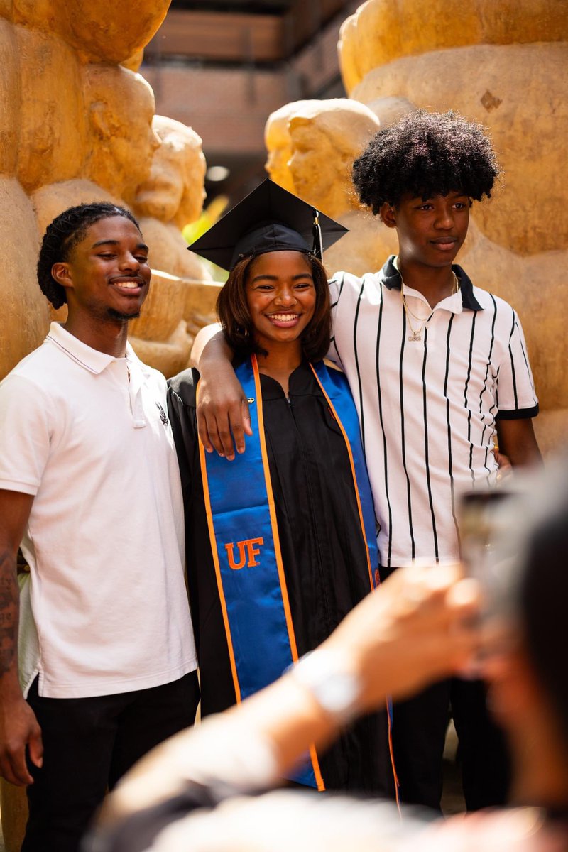UFJSchool's tweet image. Congrats #CommuniGators 🎓🐊
We posted more photos for you on our fb page facebook.com/media/set/?van…

#UFgrad