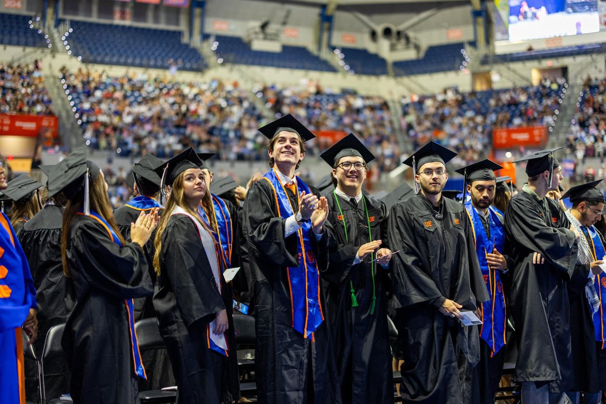 UFJSchool's tweet image. Congrats #CommuniGators 🎓🐊
We posted more photos for you on our fb page facebook.com/media/set/?van…

#UFgrad