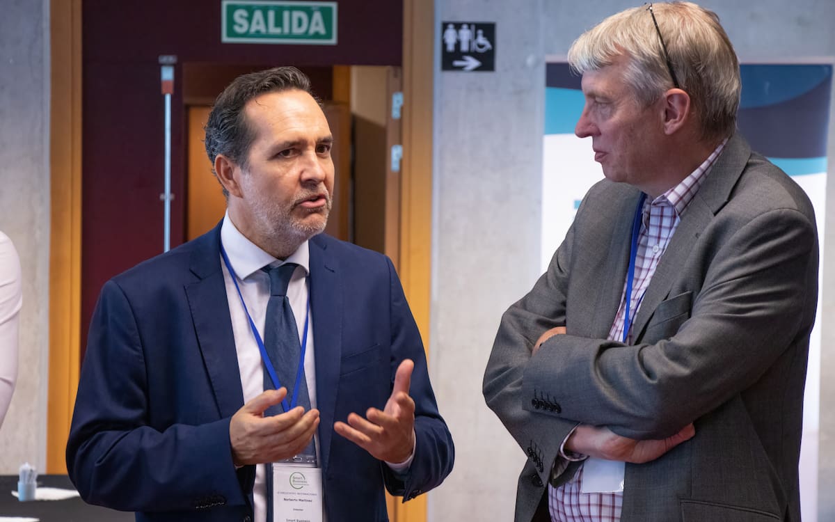 smartbusiness70's tweet photo. En menos de tres semanas celebramos la IV edición del congreso internacional Smart Business: Innovación&amp;Valores. Te compartimos un primer artículo que ha salido hoy en @Economia_3 poniendo en valor a los conferenciantes del congreso. https://t.co/6TmwRi7Xqc https://t.co/zDF56FYBGb