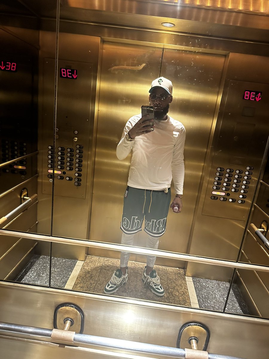 Gray89M's tweet image. 🐶 💩 💿