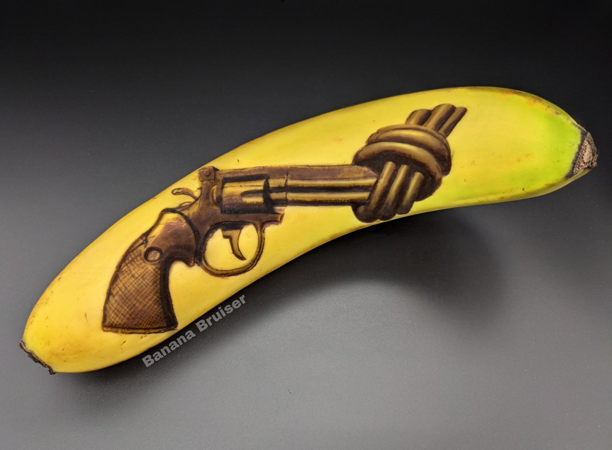 An invasion on Rafah means so many more civilian deaths & suffering in  Gaza. This has to stop. This will never lead to peace. Ceasefire now.  #BananaOfTheDay (Bruised banana replica of sculpture 