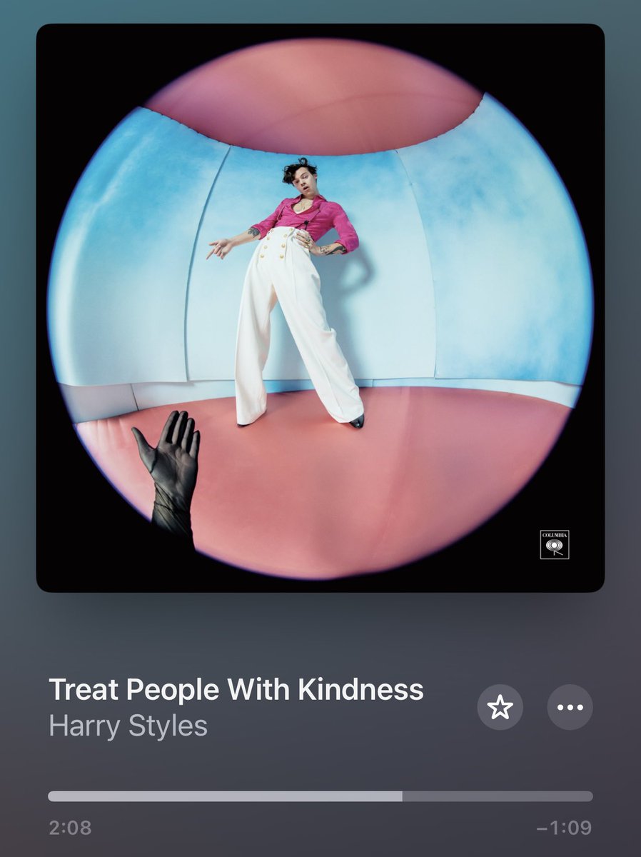 EmilinaB's tweet photo. The husband took the teen to the ortho so I have a rare time alone. Which means blaring the music they hate that I love & dance around the house #SimpleKindOfLife https://t.co/Y5Z3kaqnWw