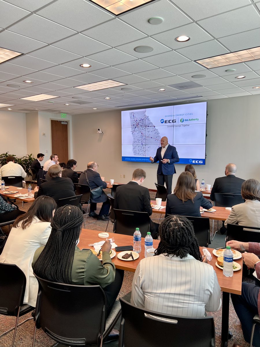 ECGLocationGA's tweet image. 𝙎𝙤𝙪𝙩𝙝𝙚𝙧𝙣 𝙝𝙤𝙨𝙥𝙞𝙩𝙖𝙡𝙞𝙩𝙮 𝙢𝙚𝙚𝙩𝙨 𝙜𝙡𝙤𝙗𝙖𝙡 𝙞𝙢𝙥𝙖𝙘𝙩!
As we kick off #EconDevWeek, we&apos;re glad to welcome @gdecd International Representatives from across the globe to our ECG Offices.
Welcome to Georgia!