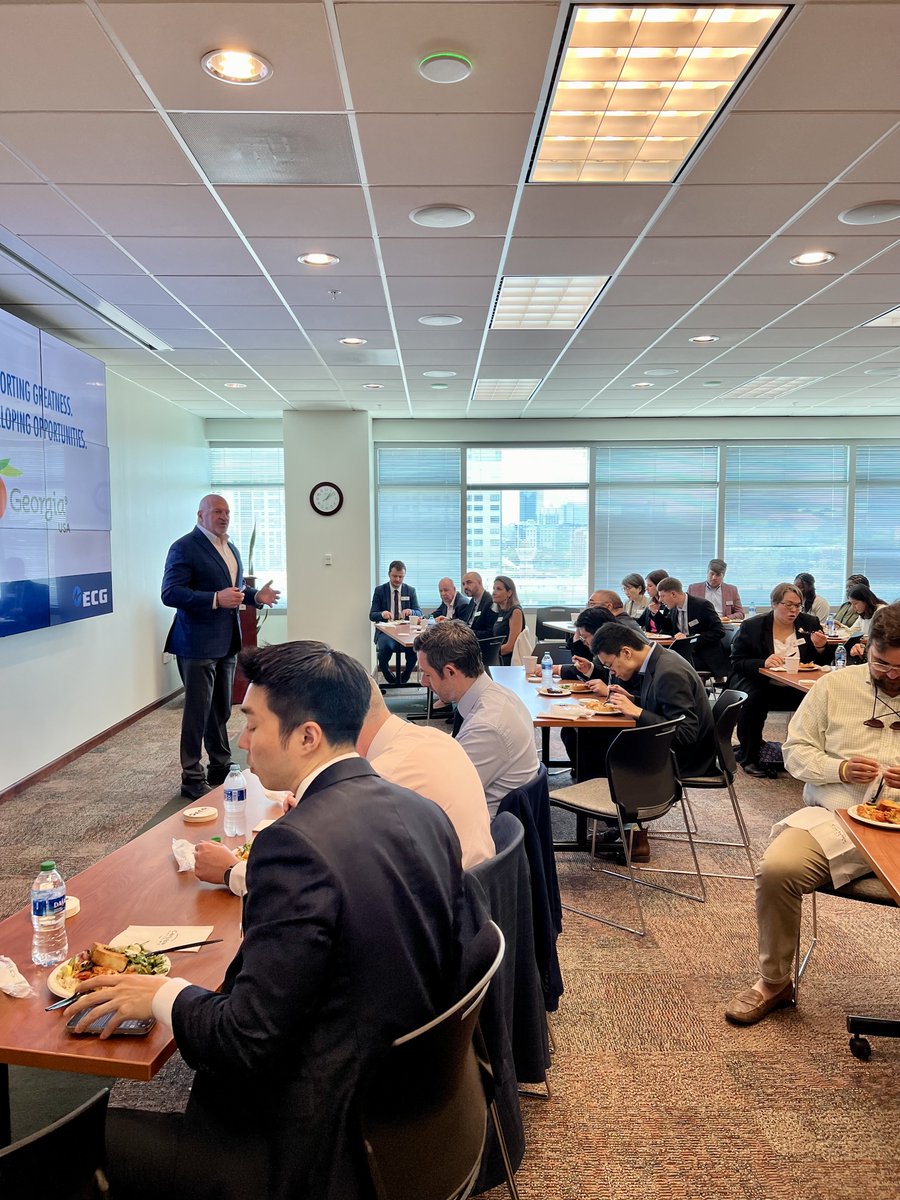 ECGLocationGA's tweet image. 𝙎𝙤𝙪𝙩𝙝𝙚𝙧𝙣 𝙝𝙤𝙨𝙥𝙞𝙩𝙖𝙡𝙞𝙩𝙮 𝙢𝙚𝙚𝙩𝙨 𝙜𝙡𝙤𝙗𝙖𝙡 𝙞𝙢𝙥𝙖𝙘𝙩!
As we kick off #EconDevWeek, we&apos;re glad to welcome @gdecd International Representatives from across the globe to our ECG Offices.
Welcome to Georgia!