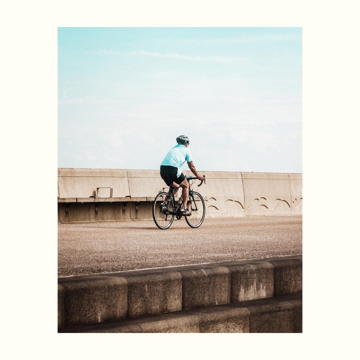 brewleydesign's tweet image. Bank holiday by the sea