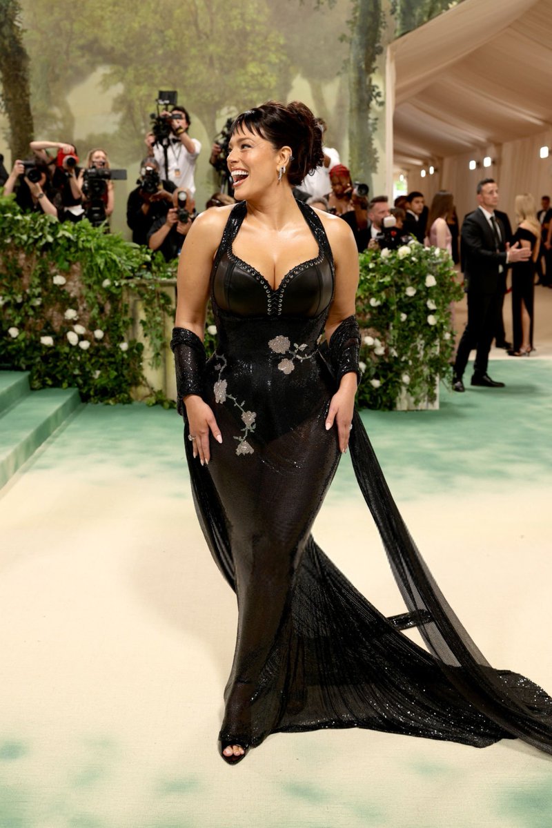 23metgala tweet picture