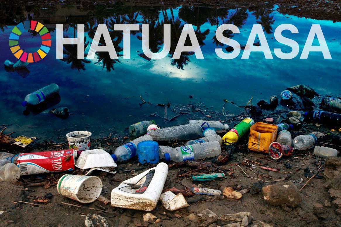 Taka za plastiki zimejaa baharini. Lakini sote tunaweza kuchukua hatua ili kupunguza janga hili na #beatplasticpollution. Fahamu zaidi: un.org/en/climatechan…