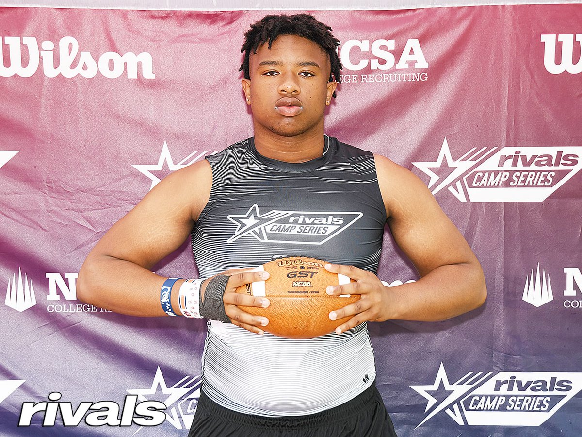 Four-star DT Malik Autry has been committed to Auburn for more than a year but Florida and Ohio State are making his recruitment interesting. More here: n.rivals.com/news/four-star…