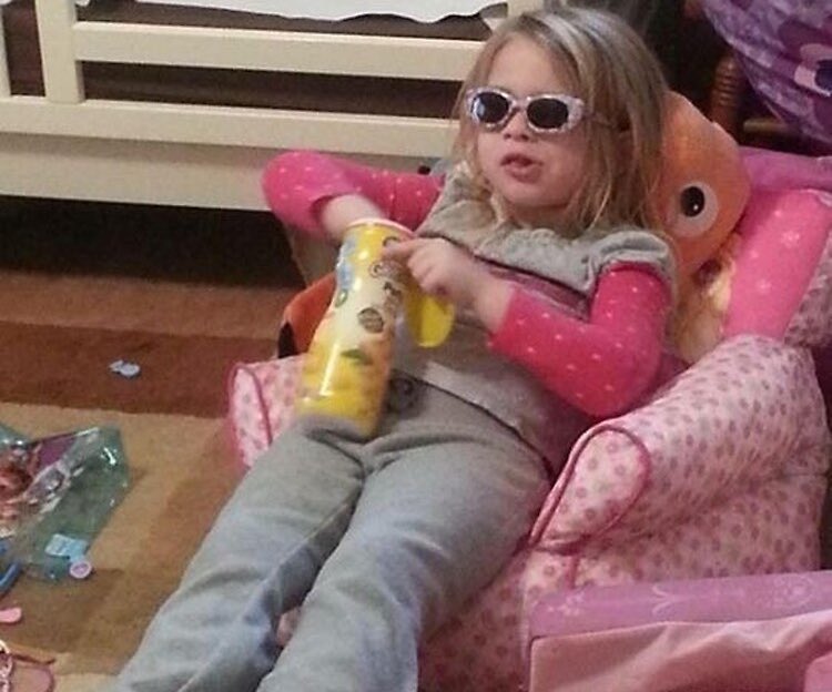 psychshe_mag's tweet photo. It's #MetGala Monday so I will be looking like this for the rest of the day
*puts phone on do not disturb*
#judging #understandwhy #psychology #unhingedera https://t.co/01yxbMLI65