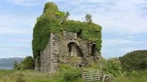 Tour #Scotland short travel video clip Blog, with Scottish music, of Tower House of ruin of #Tarbert #Castle on ancestry, history visit and trip to Kintyre in Argyll and Bute, #Highlands. There was almost certainly a fortification here in the 8th century tour-scotland-photographs.blogspot.com/2024/05/tower-…