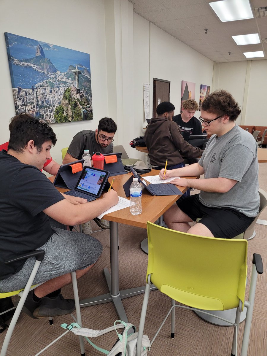 ShawnDuFresne's tweet photo. Thanks @AthensMedia for giving seniors the time to explore college media centers as well as sharing practical tips for next year! #duflit https://t.co/lK9g5aX0Um