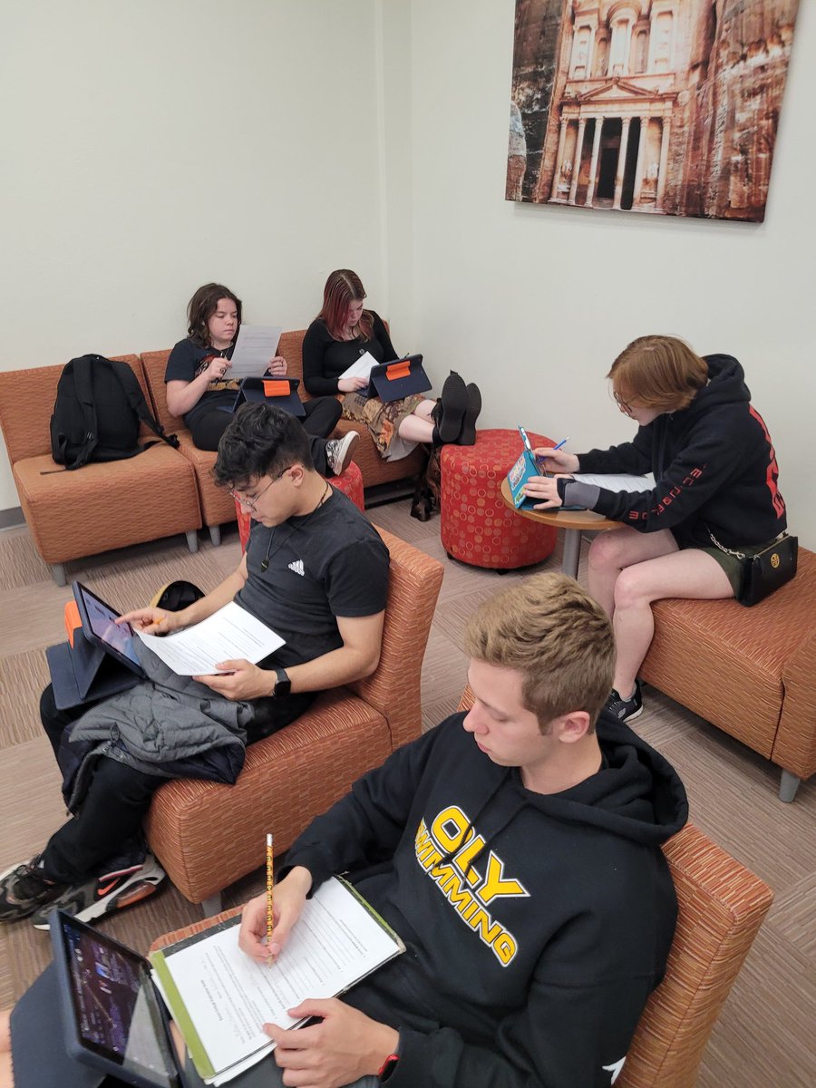 Shawn DuFresne (@shawndufresne) on Twitter photo Thanks <a href="/AthensMedia/">AthensMedia</a> for giving seniors the time to explore college media centers as well as sharing practical tips for next year! #duflit Thanks <a href="/AthensMedia/">AthensMedia</a> for giving seniors the time to explore college media centers as well as sharing practical tips for next year! #duflit