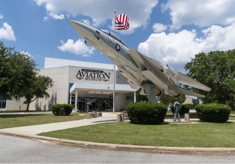 Reminder: Naval Air Station (NAS) Pensacola is closed for public visitation May 7-9. The installation's West Gate and Main Gate will only be open to Department of Defense (DoD) identification card holders. #NASP #CNRSE