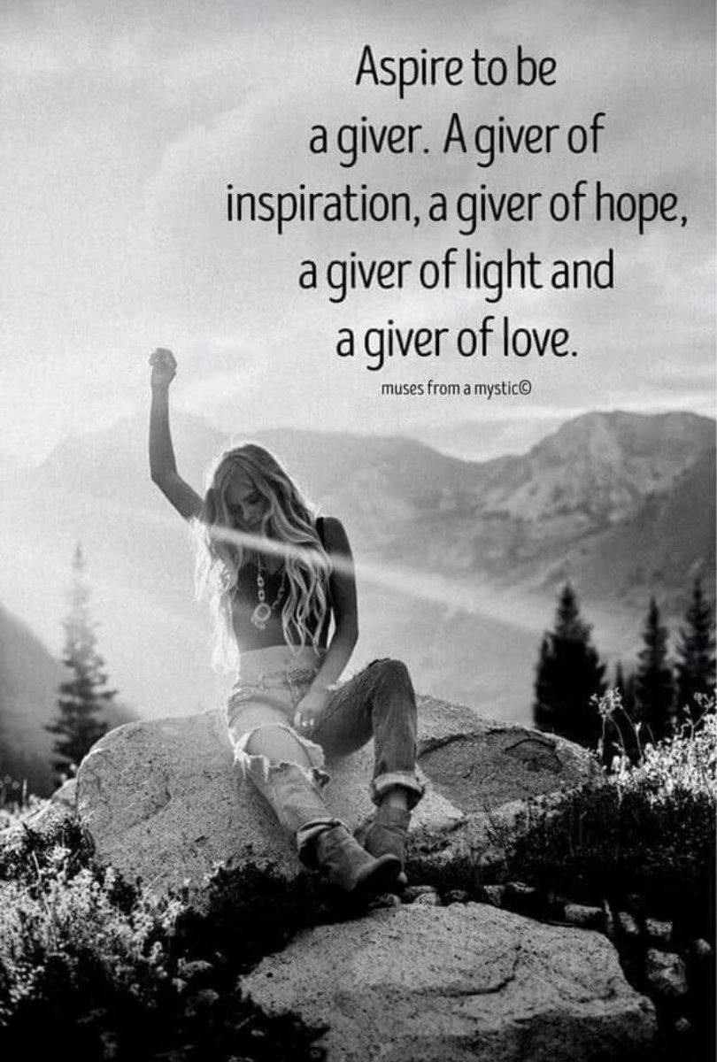 Ever wondered what sets greatness apart? It's the act of giving. Giving inspiration, hope, light, and love. When you give, you receive more than you could ever imagine. #GiveAndReceive #SpreadLove @GiaVazquez8 #JoyTrain #SuccessTRAIN #StarfishClub @RockChristopher @KariJoys…