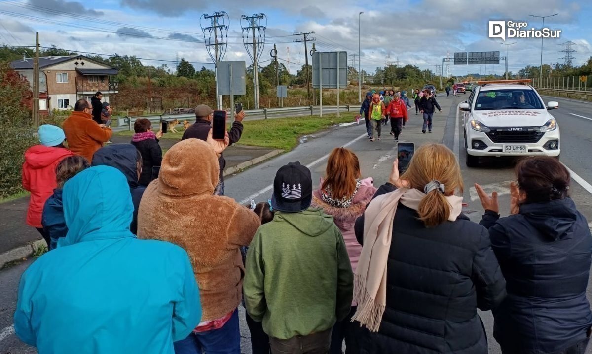 diariosur_rios's tweet photo. La cruzada por salvar a Tomás: “Esto es una Teletón en la calle” #Valdiviacl https://t.co/7xZ3Eo5xdS https://t.co/kWxZSVYPq6