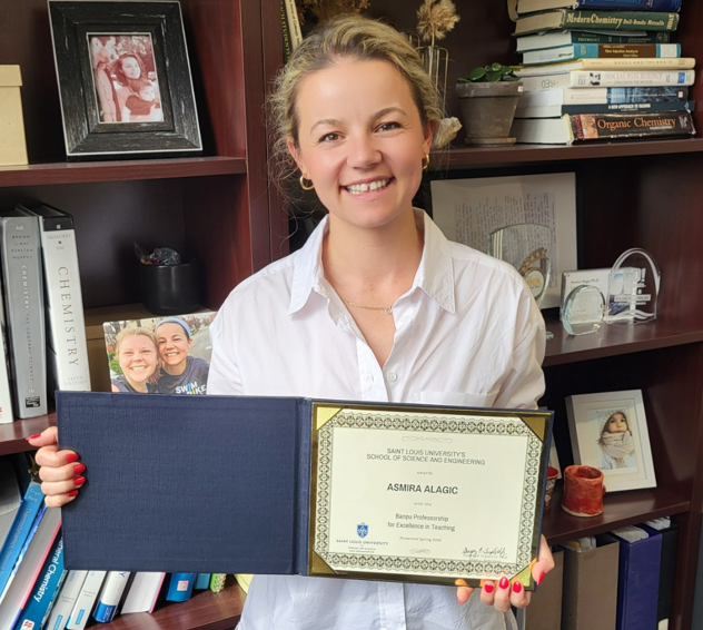 Congratulations to Dr. Asmira Alagic of @SLUChemDept who was awarded with the Banpu Distinguished Professorship for Excellence in Teaching by @GETriplett, Dean of @SLU_SSE