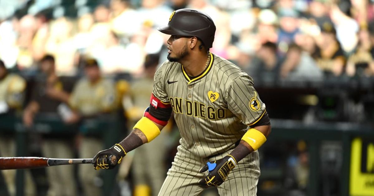 MLB Update
Luis Arraez joins Padres in a trade and immediately makes an impact, setting a record with four hits in his debut.

buff.ly/3bVMqfH

#MLB #BringTheGold #sportnews #sportsandodds #baseballbetting #betonsports #SquatchPicks