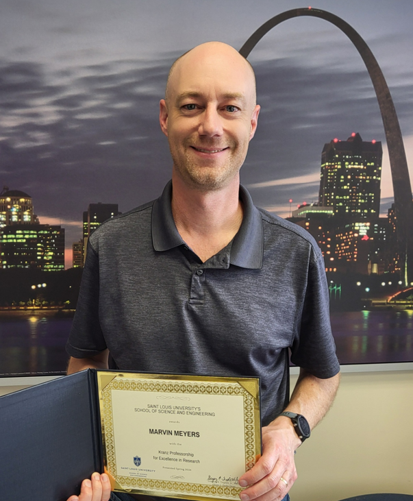 Congratulations to Dr. Marv Meyers @MeyersChemLab of @SLUChemDept and @slu_idbi who was awarded with the Kranz Distinguished Professorship for Excellence in Research @SLUResearch by @GETriplett, Dean of @SLU_SSE