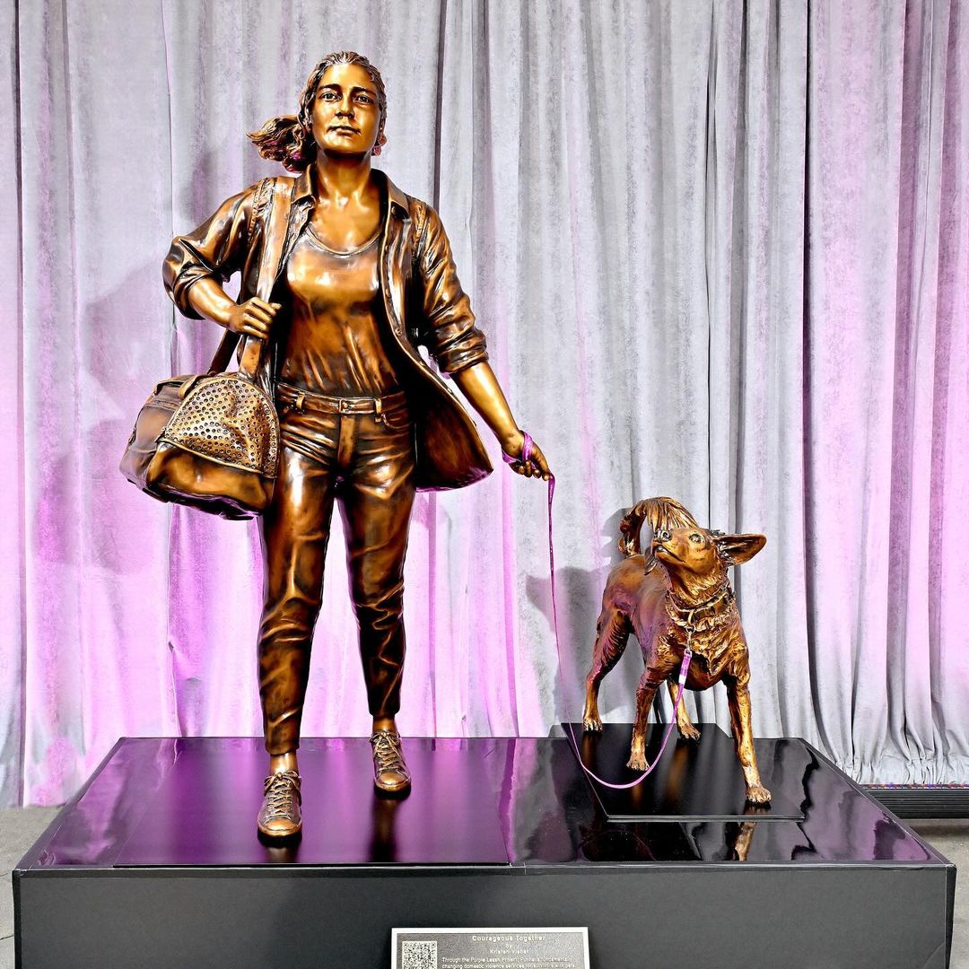 'I’m proud to partner with Purina in support of the Purple Leash Project! On May 6th, Purina unveiled a new statue, Courageous Together, by artist Kristen Visbal, to shine a light on a key barrier that many survivors of domestic abuse with pets face— ...'

📸 Mariska's ig