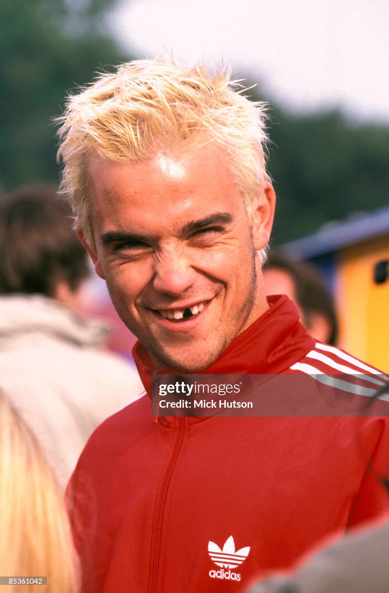 Glastonbury Festival, Britain - Liam Gallagher And Robbie Williams (1995)