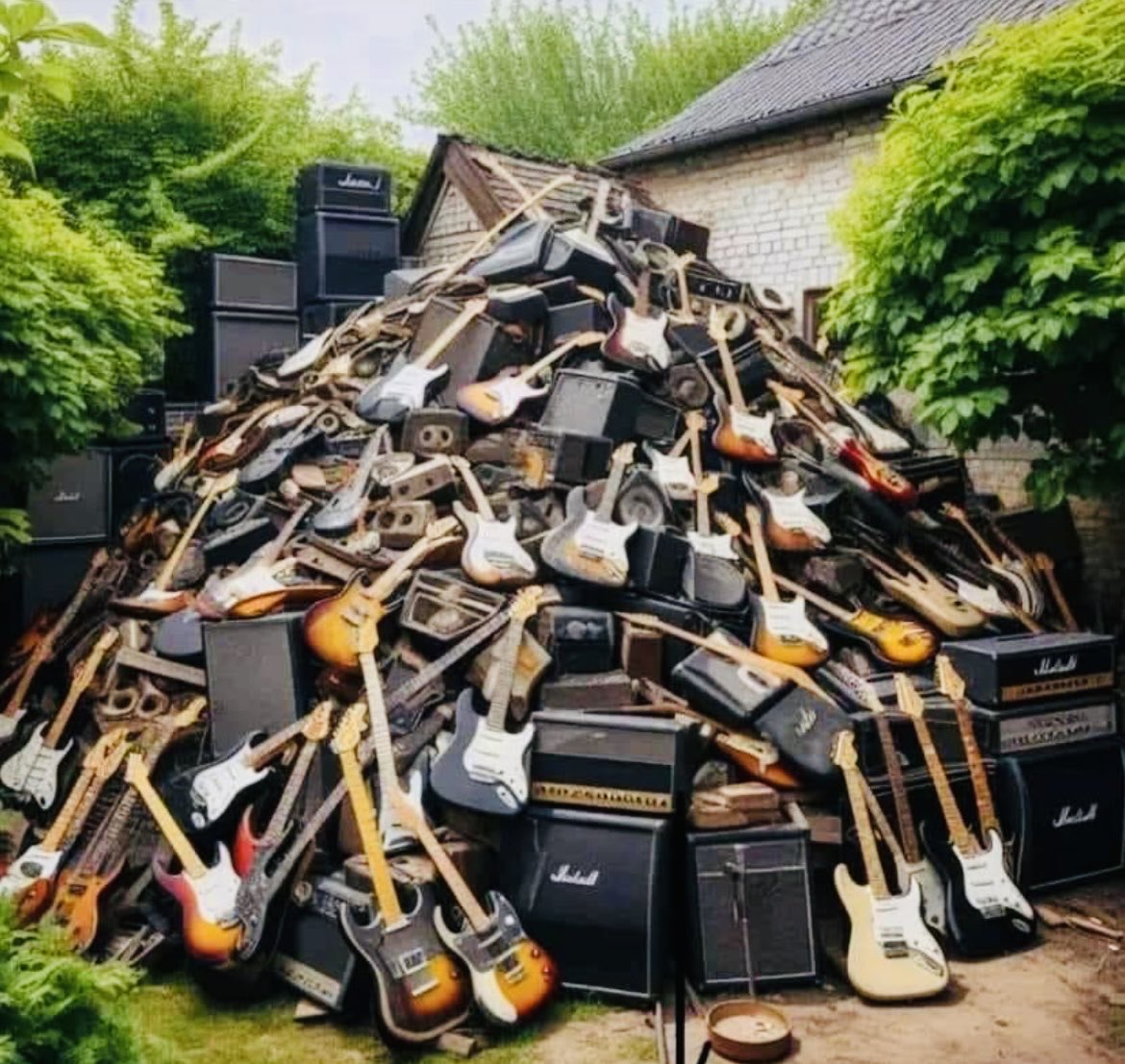 Imagine seeing this on your street? #guitar #electricguitar #amp #amplifier #marshall #marshallamps #bigpile #bonfire #music