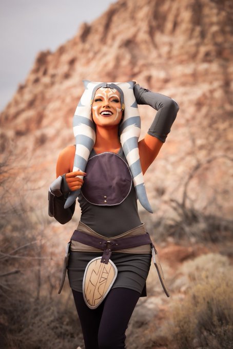 Omg!!! Only 10 away from 1000 on https://t.co/qDtfzC8o0D!!! Thank you all so much for your support!!<a href="/tag/maythefourthbewithyou"class="tags"><span>#maythefourthbewithyou</span></a><a href="/tag/starwarsday"class="tags"><span>#starwarsday</span></a><a href="/tag/revengeo"class="tags"><span>#revengeo</span></a>