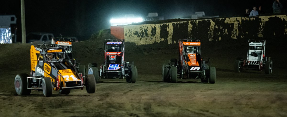 ＲＡＣＥ ＷＥＥＫ．🏁 The #XtremeOutlaw Midgets jump back into action this Friday-Saturday night at @HumboldtSpdwy and @81_speedway! Tickets for both races will be on sale at the gate. Can't be there? Stream on @DIRTVision.