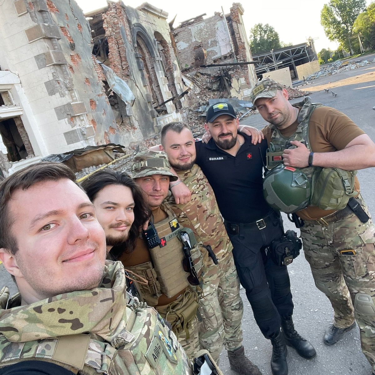 I'm back from Eastern Ukraine until my next embed. Got more filming done then I expected, very productive. Back to our regular stream schedule starting tomorrow I filmed fixed wing drones crews, military training, stabilization points, and Police Paramedics next trip in june