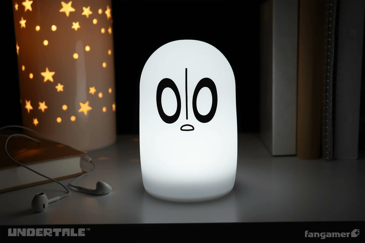 We just restocked a small number of Napstablook lamps! (A full production run is still on the way, too.) 

They're available now: fanga.me/r/napstablook-…