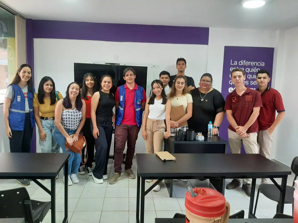 🇵🇾 💻#Paraguay: jóvenes universitarios apoyarán a emprendedores locales de Encarnación a mejorar sus habilidades digitales. 📲La iniciativa busca facilitar el aprendizaje del marketing digital. ➡️ Conoce más aquí: go.undp.org/ZSK @PNUDPARAGUAY