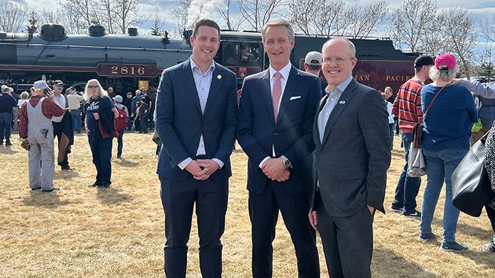 I attended the Final Spike Steam Tour to celebrate creation of CPKC, 1st single-line railway connecting Canada, US & Mexico. Folks got close up to the 2816 steam locomotive + more. I had great time: what (grown) boy doesn't love trains!
#calgarycentre #yyccentre #CPKC #steamtrain