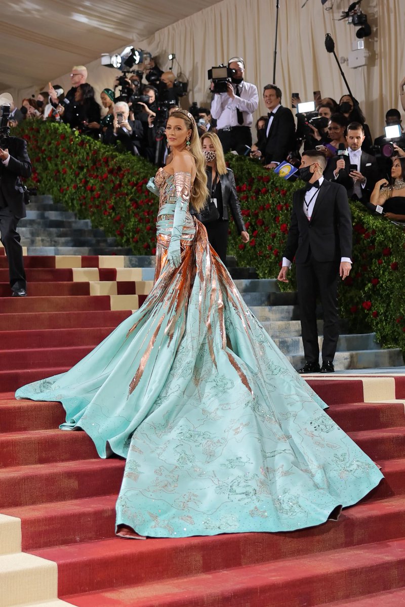 Nothing and I mean NOTHING will ever beat this look, Blake Lively will forever own the #MetGala