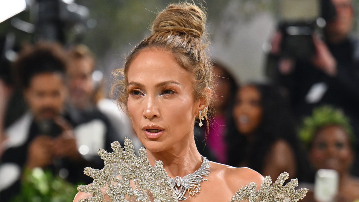 Jennifer Lopez's Met Gala 2024 Dress Took Over 2.5 Million Beads and 800 Hours to Make glmr.co/RlzhO5R