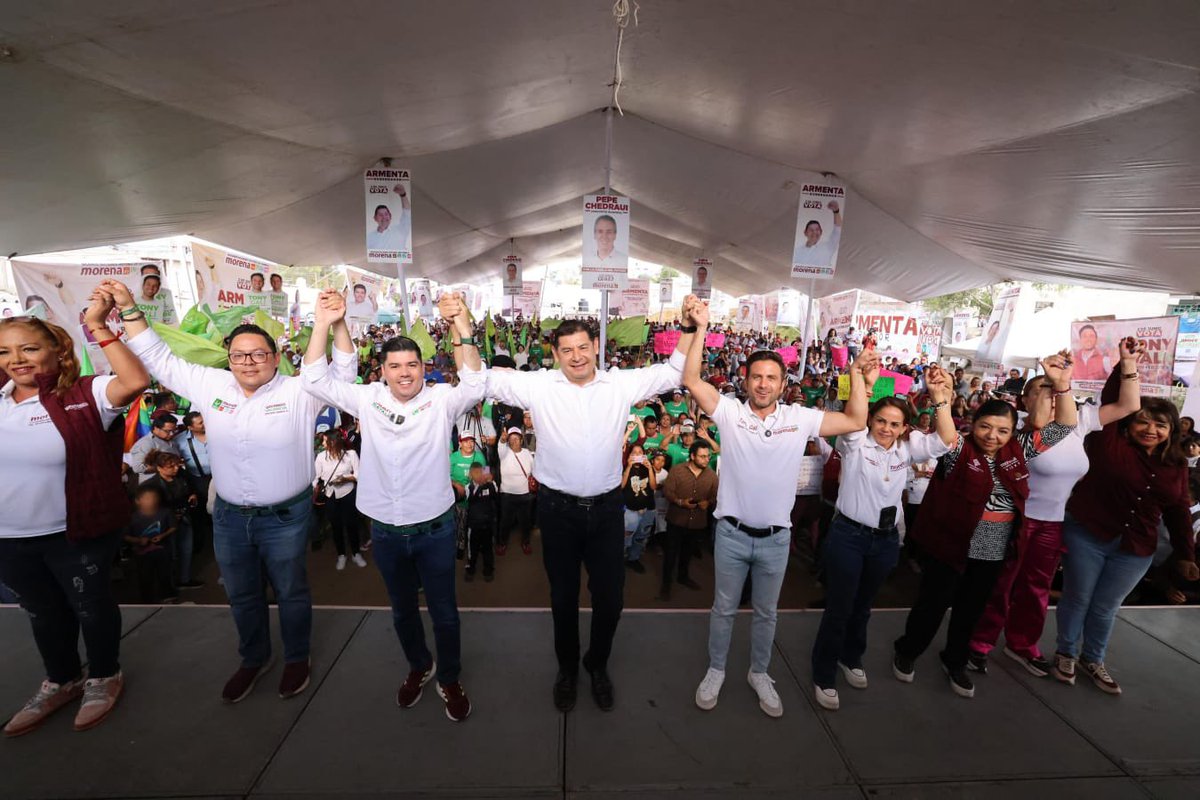 armentapuebla_'s tweet photo. 🤜🏼🤛🏼¡#PueblaYaDecidió fortalecer la seguridad con la Cuarta Transformación! En San Pablo Xochimehuacan lo dije fuerte y claro, rescataremos del olvido e indiferencia municipal a todas las juntas auxiliares de la capital.🤝

✅Con @pepechedrauimx vamos a trabajar en conjunto para llevar el bienestar y la tranquilidad a todas las familias. ¡Seguiremos haciendo historia con la Dra. @Claudiashein! 🙌🏼