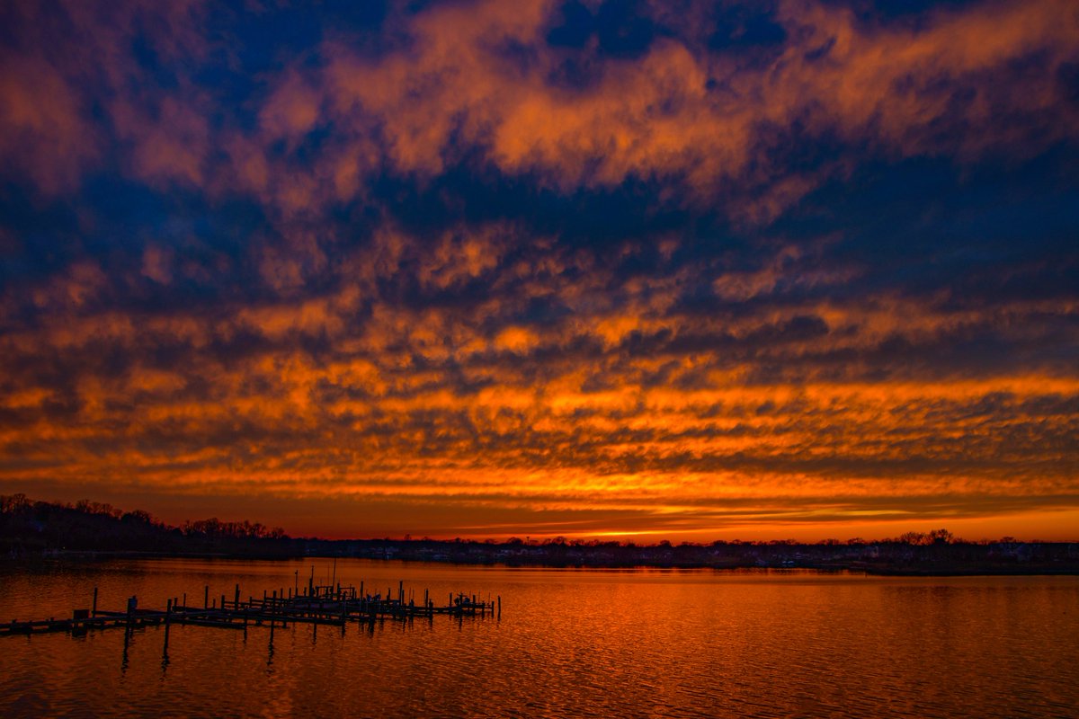 Vibrant Stoney Creek Sunset

#AnneArundel #Maryland #ChesapeakeBay