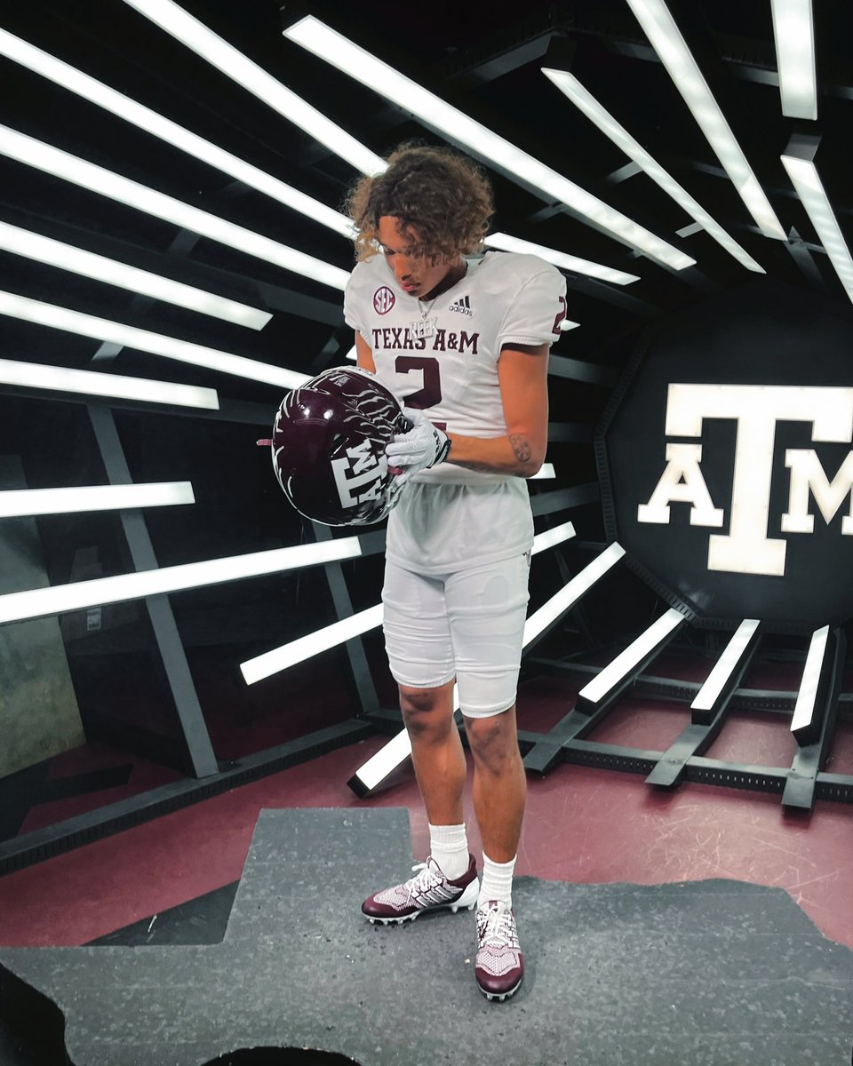 After a great conversation with @CoachWellbrock and @Coach_Dougherty I’m extremely blessed to receive a SEC offer from Texas A&M University #GigEm 👍🏽 @AggieFootball @TFordFSP @ReeseFsp @TTownFball