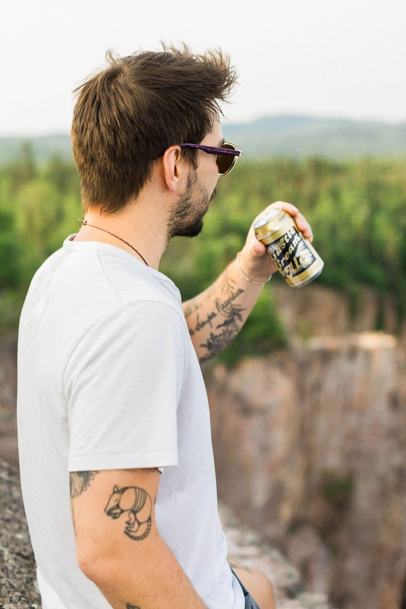 Sipping and sightseeing. 😎🍻

#castledangerbrewery #castlecreamale #creamale #mncraftbeer #northshoremn

📸 Marya Julien Photography