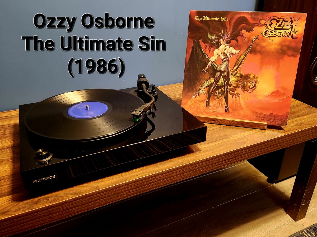 Spinnin some classic Ozzy.. 🤘💿🎶

@OzzyOsbourne: The Ultimate Sin (1986)

#vinyl #vinylcollection #vinylcollector #vinylcollectors #vinylrecord #vinylrecords #record #recordcollection #recordcollector #ozzyosbourne #ozzy #theultimatesin #metal #80smetal #metalmusic #metalhead